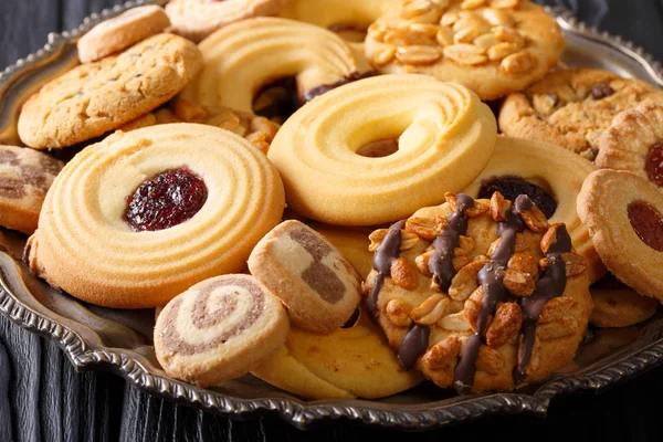 Kurabiye fındık, çikolata, jöle closeup, yatay ile karıştırın