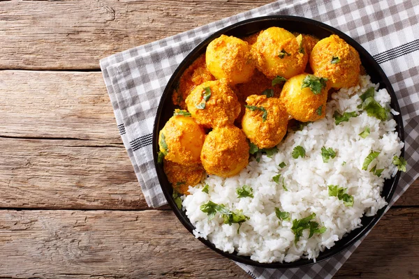 Lezzetli ev yapımı Keşmir Dum aloo patates pirinç yakın çekim