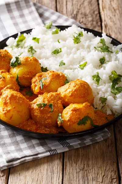 Lezzetli ev yapımı Keşmir Dum aloo patates pirinç yakın çekim