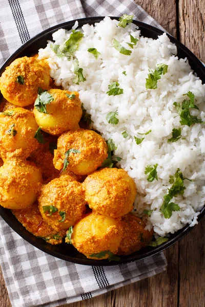 Freshly prepared spicy potato curry or Hot and spicy Dum aloo wi — Stock Photo, Image
