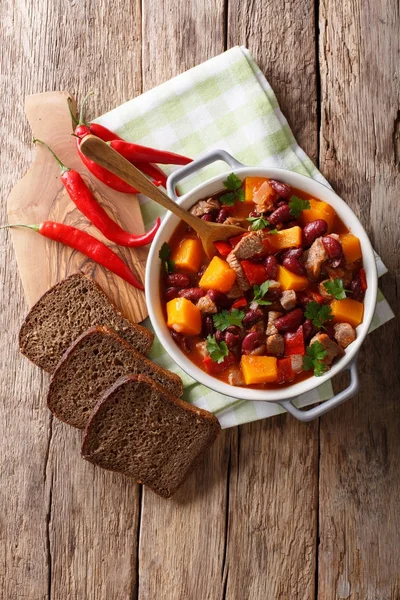 lezzetli kabak demlenmiş et ve sebze yakın çekim ile bir 