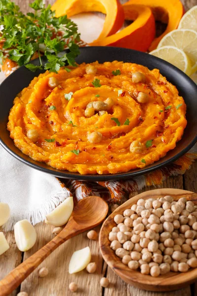 Orta Doğu mutfağı: sarımsak, limon ve peppe kabak humus