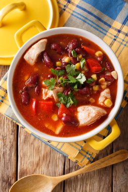 Geleneksel tavuk biber güveç fasulye, Mısır ve domates clo ile