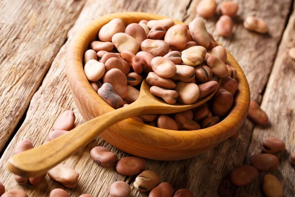Velké Sušené fazole detail v dřevěné misce. horizontální — Stock fotografie