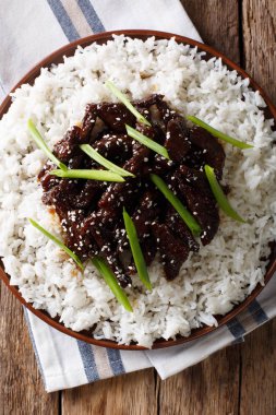 Moğol gıda: sığır eti, Soya soslu susam ve yeşil soğan c ile