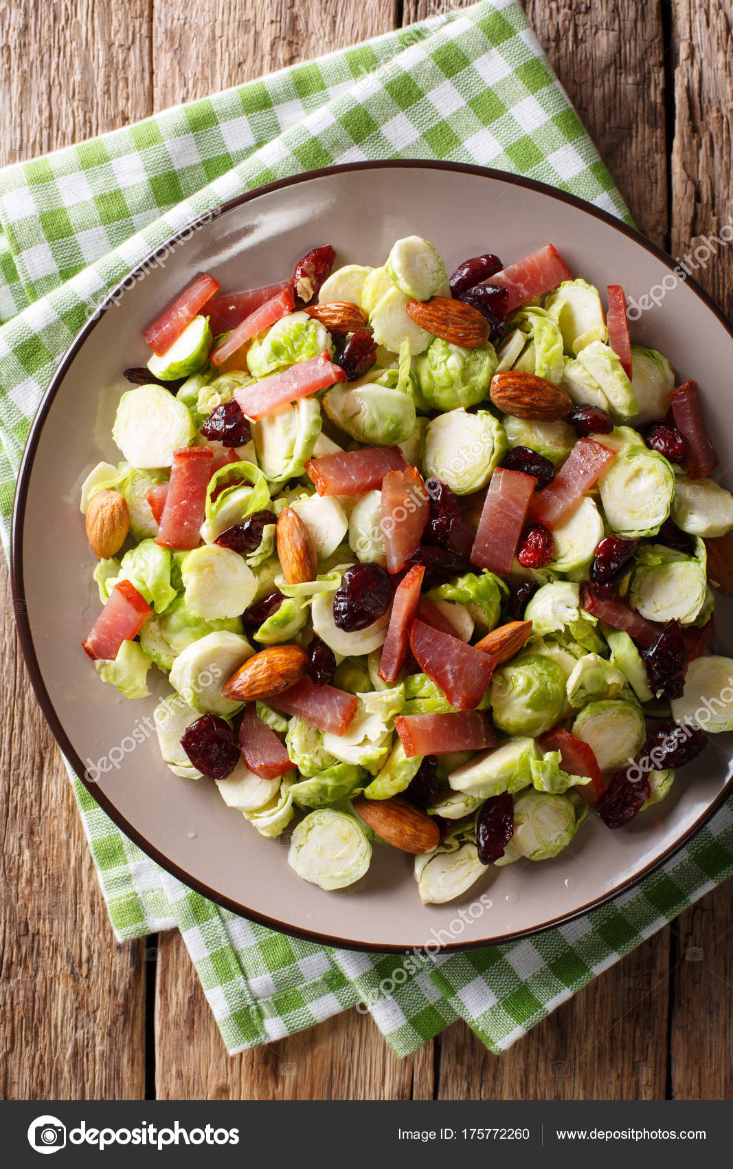 Kızılcık ile lahana salatası tarifi 88