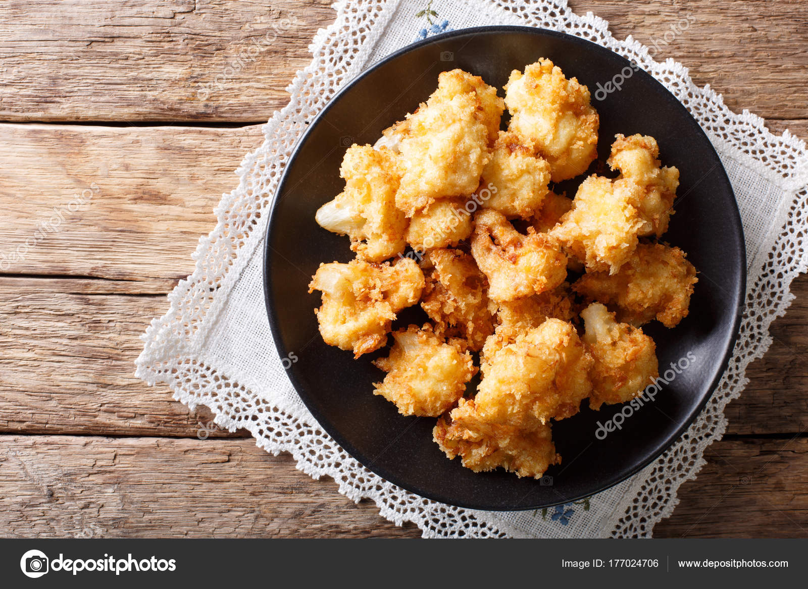 цветная капуста в сухарях. капуста в кляре и сухарях. цветная капуста в панировочных сухарях с хрустящей корочкой. цветная капуста в панировке. цветная капуста в панировочных сухарях.