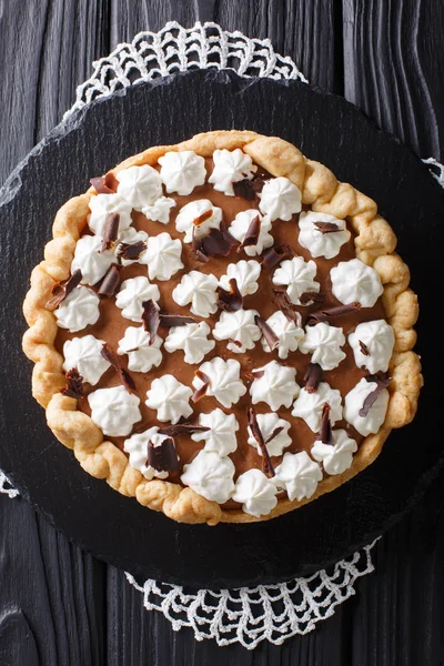 French silk pie with whipped cream close-up. vertical top view — Stock Photo, Image