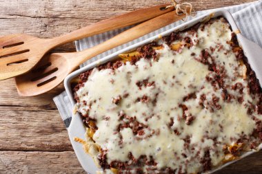 Crockpot milyon dolar makarna peynir ve sığır eti yakın çekim ile 