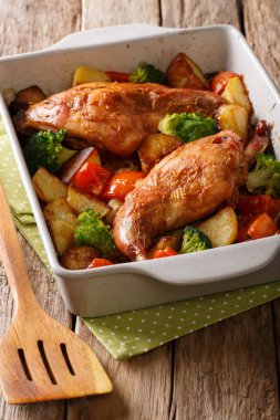 İçinde bir pişirme sebze yakın çekim ile lezzetli Tavşan eti pişmiş