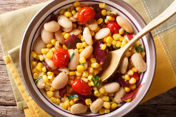 Succotash tradicional de milho, feijão manteiga, tomate e bacon — Fotografia de Stock