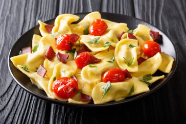 İtalyan köfte casoncelli jambon prosciutto, kiraz domates ile