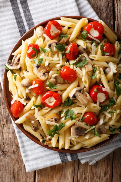 채식 음식: champignons와 펜 네 파스타 토마토, 박제 — 스톡 사진
