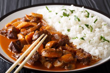 Japon yemekleri: soğan ve mantar, Hayashi sığır gibi