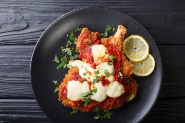 Lamilanesa napolitana - ev yapımı dana pirzola Mozzarella peyniri ile