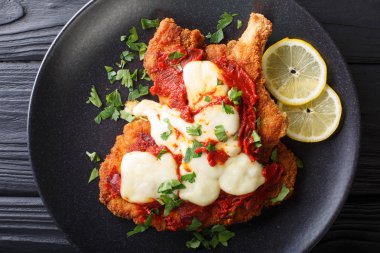 Güney Amerika gıda: Milanesa napolitana dana pirzola breadcru içinde