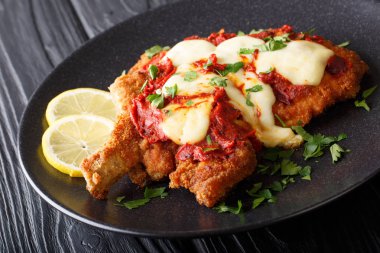 Güney Amerika gıda: Milanesa napolitana dana pirzola breadcru içinde