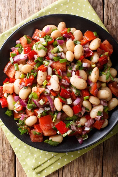 Turkish Bean Salad Piyaz with tomatoes, onions, peppers and cila — Stock Photo, Image