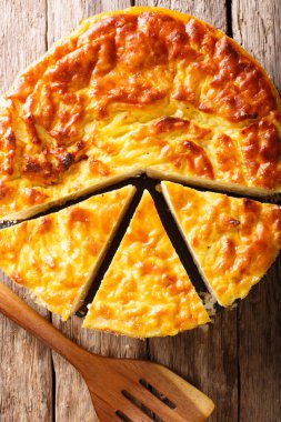 ricotta peyniri, yumurta ve şeker yakın çekim ile pasta pirinç. dikey 