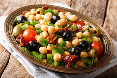Doğu balela salata nohut, domates, soğan, zeytin ve h ile