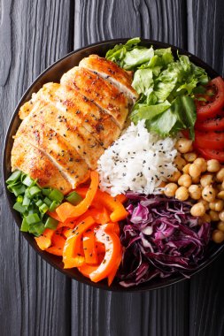 Salata Buda kase tavuk ızgara, sebze, nohut, r