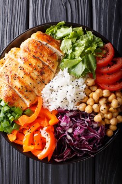 Izgara tavuk, sebze, nohut, pirinç ile Buda kase bir