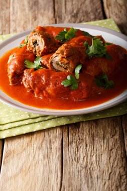 İtalyan sığır eti biftek braciole maydanoz ve t beyaz peynir ile doldurulmuş