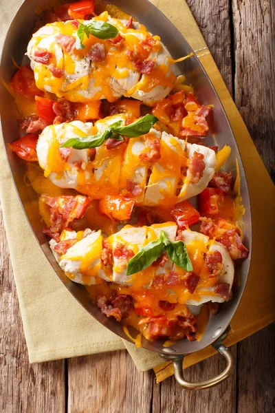 Chicken breast baked with bacon, tomatoes and cheddar cheese clo — Stock Photo, Image