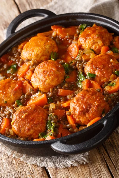 Steamed meatballs turkey with lentils and vegetables close-up in — Stock Photo, Image