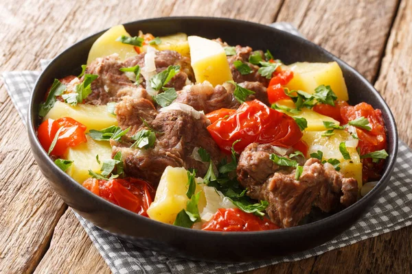 Armenian and Georgian Khashlama stew of meat with vegetables clo — Stock Photo, Image