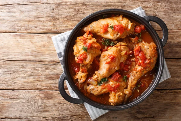 Tasty spicy rabbit stew in tomato sauce with white wine and herb — Stock Photo, Image