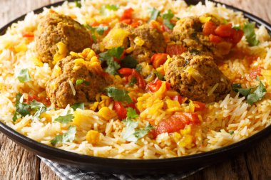 Koftacholy etnik Afgan yemeklerinden biridir.