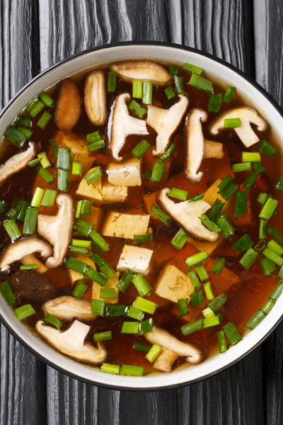 Japanese miso soup with shiitake mushrooms, tofu and green onion — Stockfoto