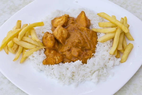 Tavuk tikka massala yemek