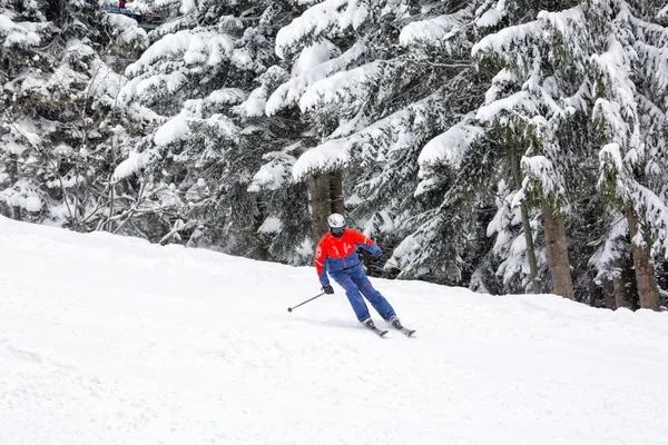 Adam Aşırı Kayak Pisti Kayak Tatil Borovets Rila Dağı Bulgaristan — Stok fotoğraf