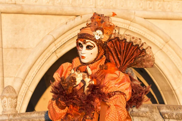 Farbenfrohe Maske Und Kostüme Aus Dem Venezianischen Karneval Venedig Italien — Stockfoto