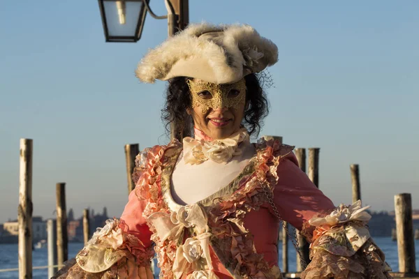 Farbenfrohe Maske Und Kostüme Aus Dem Venezianischen Karneval Venedig Italien — Stockfoto