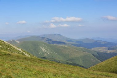 Vezhen zirvesinden panoramik manzara, Batı Balkan Dağları, 2198m yüksekliğinde.