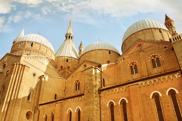 Basilika der Heiligen Anthony von Padua — Stockfoto