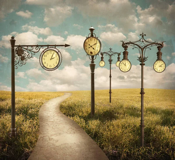 Gerçeküstü manzara saatler