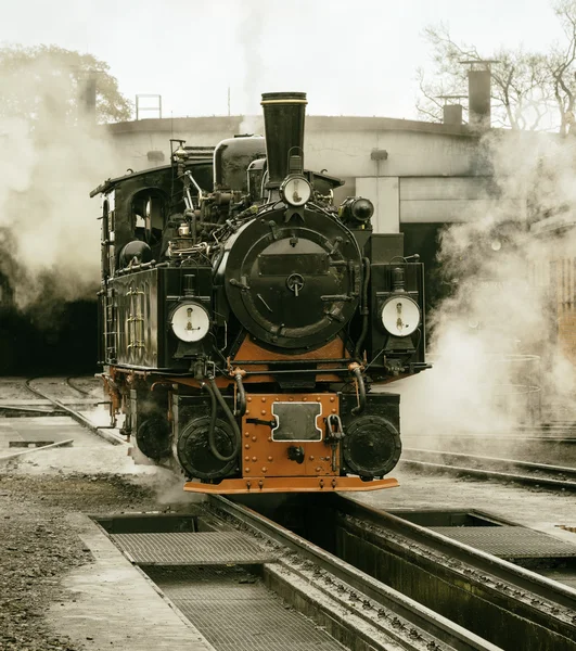 Velha locomotiva a vapor preta na alemanha — Fotografia de Stock