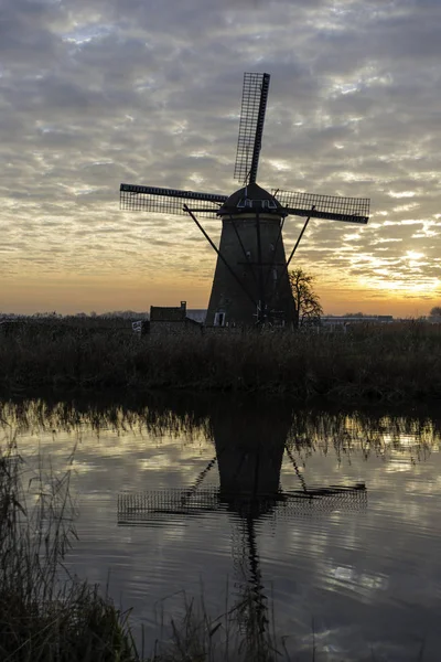 Molino de viento en Kinderdijk Holanda —  Fotos de Stock
