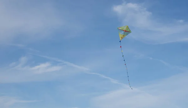 Kite surf in blue sky — Stock Photo, Image