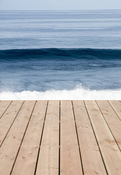 Wooden surface with ocean background — Stock Photo, Image