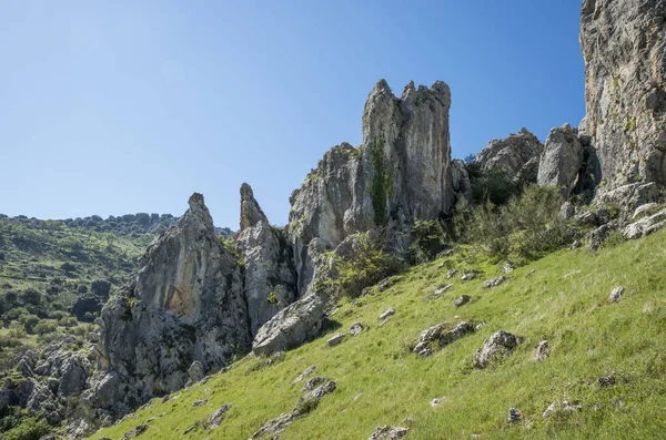 Rocas y cielo azul en andalusia — Foto de Stock