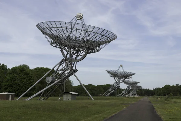 Wierszem teleskopy radia w Holandii — Zdjęcie stockowe