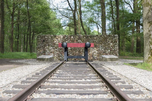 Rode spoorweg buffer stop — Stockfoto