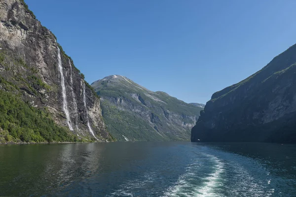 Geiranger fiordo Noruega —  Fotos de Stock