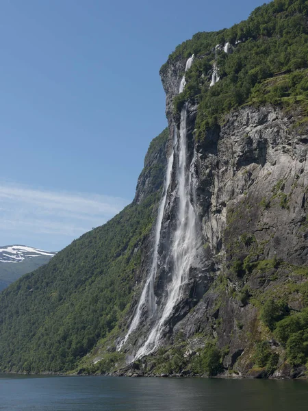 Cascada Geiranger fiordo Noruega —  Fotos de Stock