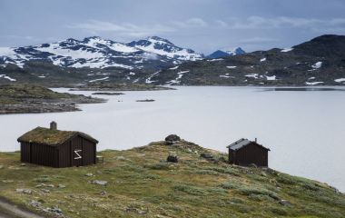 ünlü İlçesi yol 55 Norveç, ahşap evler